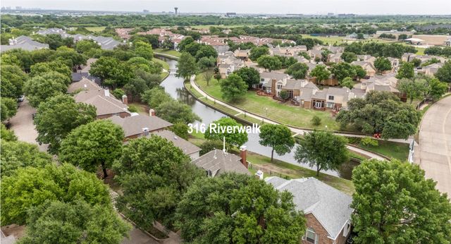316 Riverwalk Lane, Irving, TX 75063