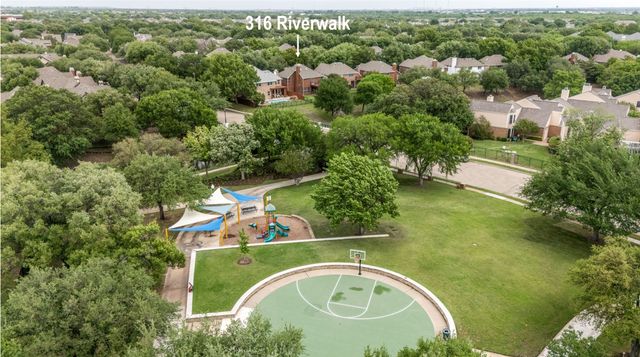 316 Riverwalk Lane, Irving, TX 75063