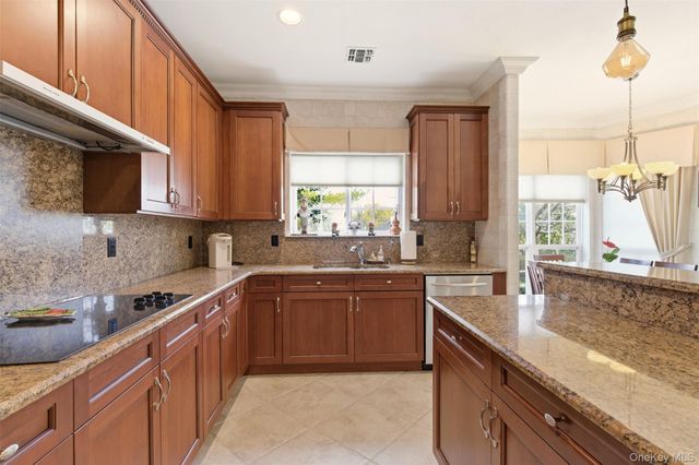 171 Hamlet Drive, Mount Sinai, NY 11766