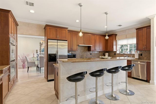 171 Hamlet Drive, Mount Sinai, NY 11766