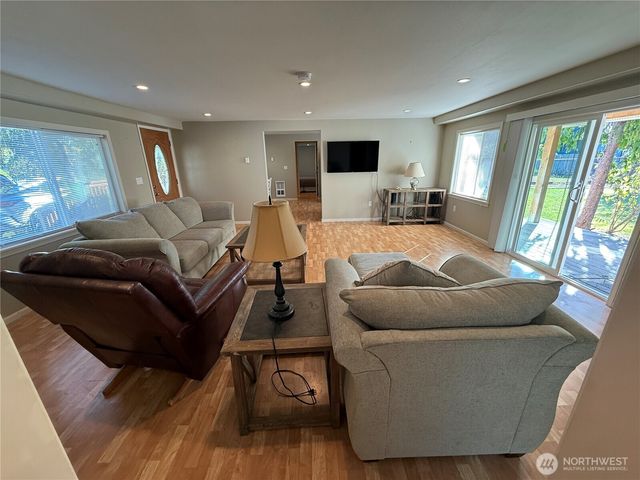 27111 N Place, Ocean Park, WA 98640
