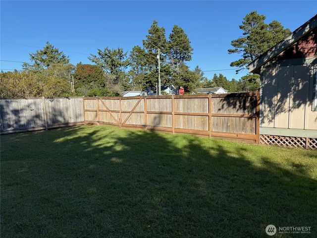 27111 N Place, Ocean Park, WA 98640