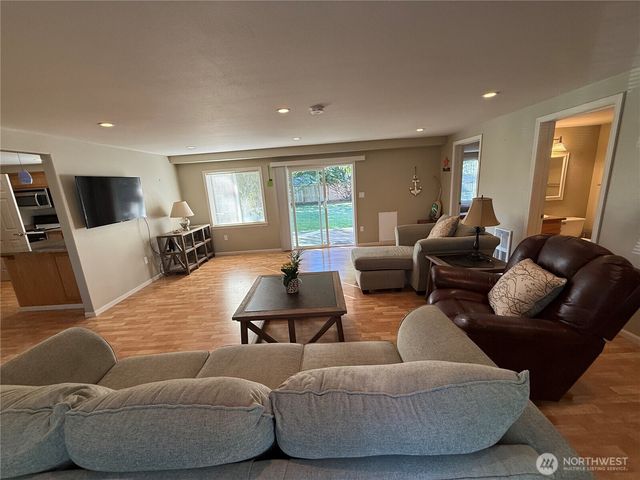 27111 N Place, Ocean Park, WA 98640