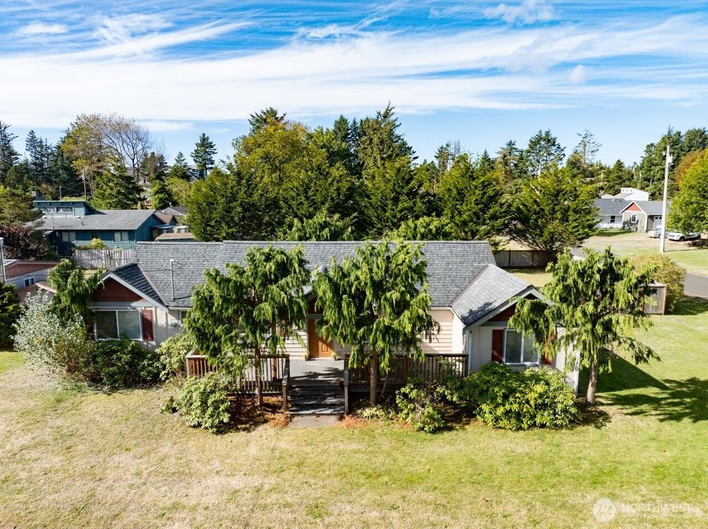 27111 N Place, Ocean Park, WA 98640