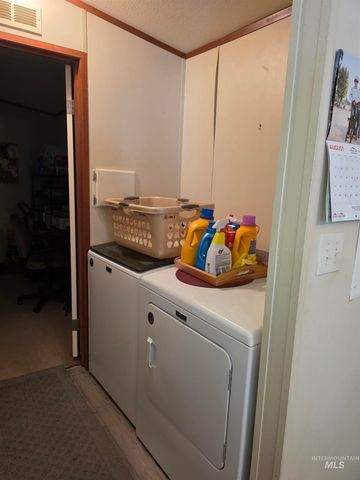 809 S 6th Street, Rupert, ID 83350