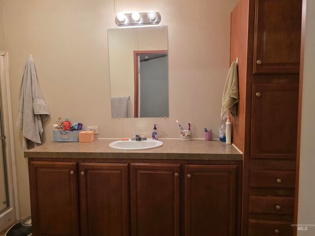 809 S 6th Street, Rupert, ID 83350