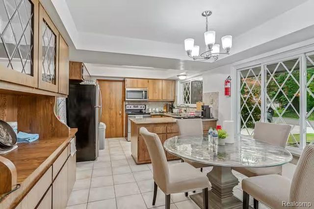 11261 Alger Street, Warren, MI 48093