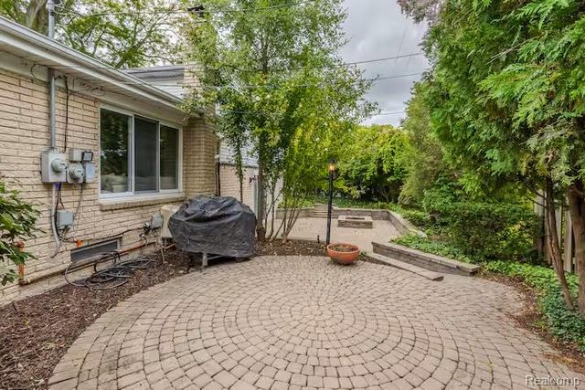 11261 Alger Street, Warren, MI 48093