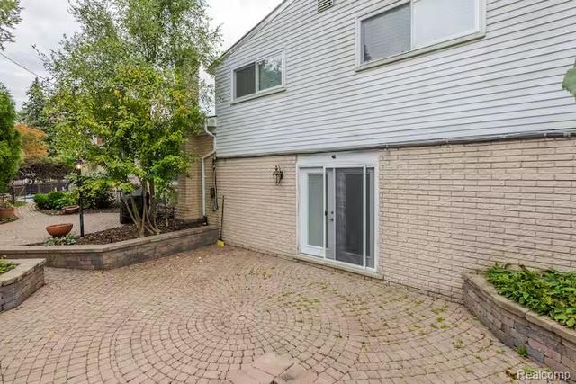 11261 Alger Street, Warren, MI 48093