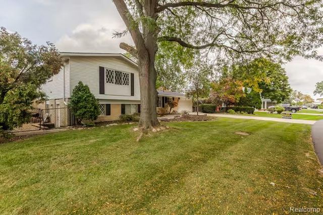 11261 Alger Street, Warren, MI 48093