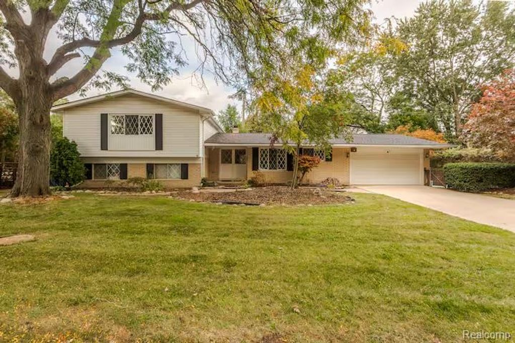 11261 Alger Street, Warren, MI 48093
