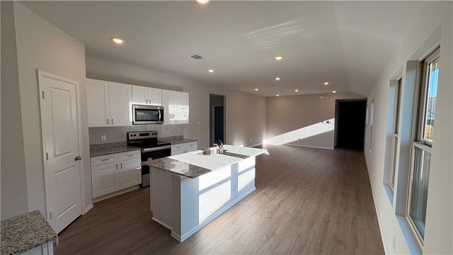 2311 White Wing, Navasota, TX 77868