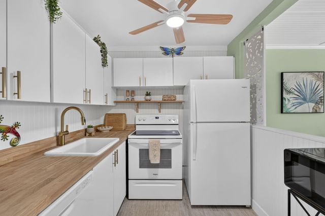 62 Sussex C, West Palm Beach, FL 33417