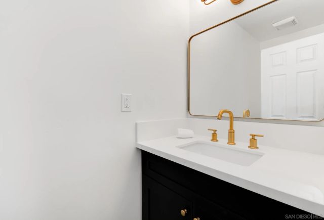2904 Levante, Carlsbad, CA 92009