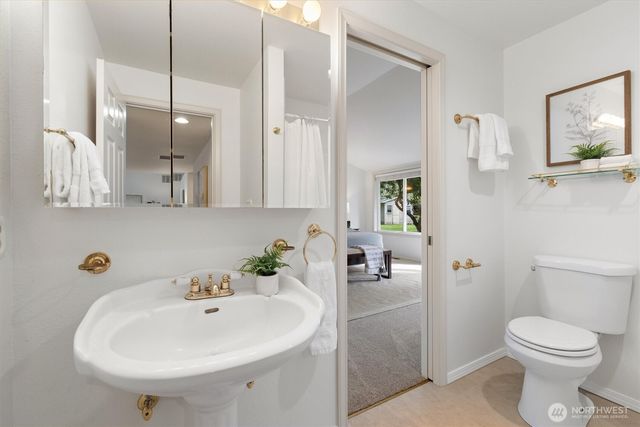 24309 SE 25th Street, Sammamish, WA 98075