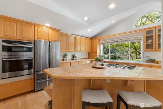 24309 SE 25th Street, Sammamish, WA 98075