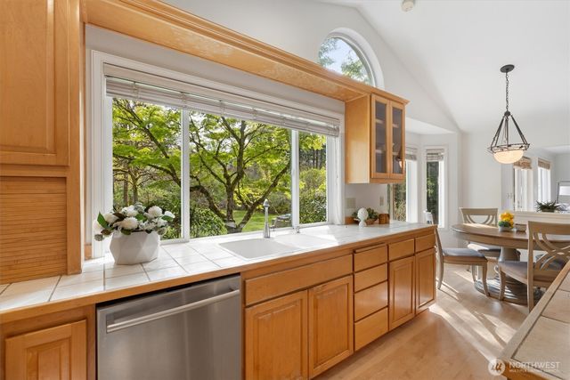24309 SE 25th Street, Sammamish, WA 98075