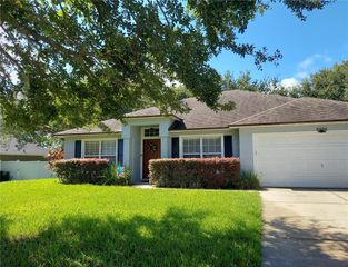 2236 LAKE POINTE CIRCLE, Leesburg, FL 34748