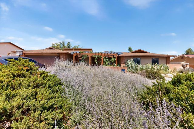 2009 Twisted Juniper Road SE, Rio Rancho, NM 87124