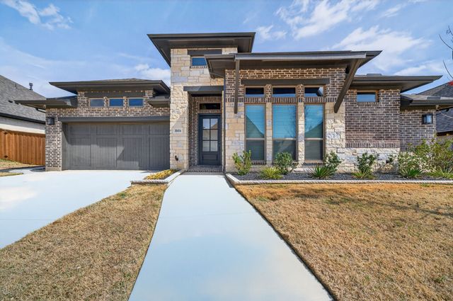 10416 Gray Hills Drive, Fort Worth, TX 76126