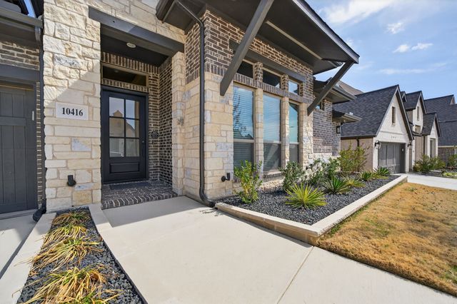 10416 Gray Hills Drive, Fort Worth, TX 76126