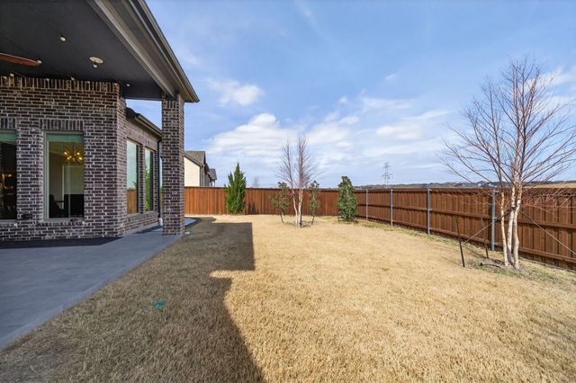 10416 Gray Hills Drive, Fort Worth, TX 76126