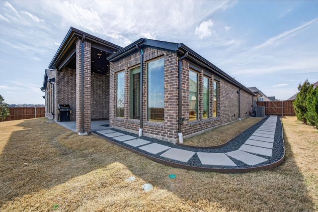 10416 Gray Hills Drive, Fort Worth, TX 76126