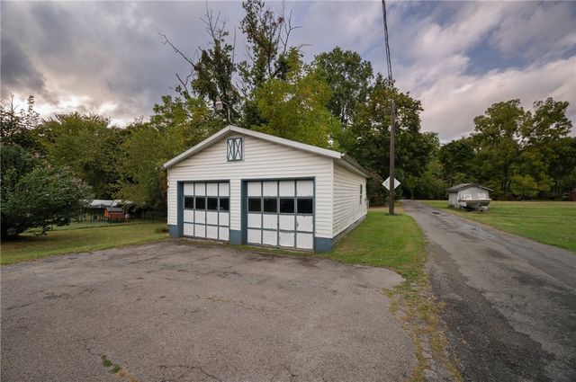 1428 W Ridge Ave, Sharpsville, PA 16150
