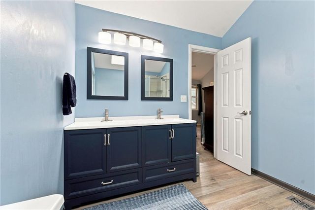 716 SE 11th Street, Lee's Summit, MO 64081