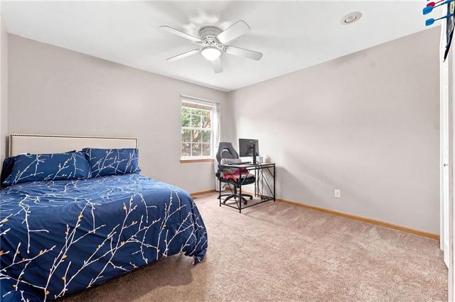 716 SE 11th Street, Lee's Summit, MO 64081