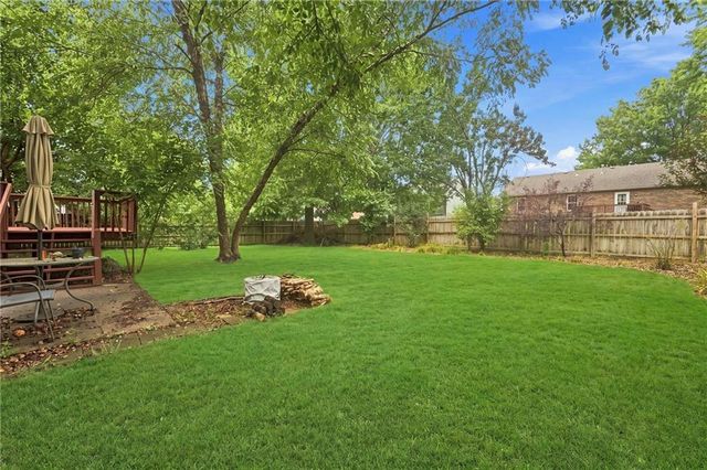 716 SE 11th Street, Lee's Summit, MO 64081
