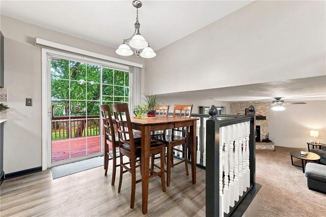716 SE 11th Street, Lee's Summit, MO 64081