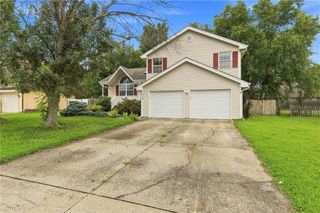 716 SE 11th Street, Lee's Summit, MO 64081
