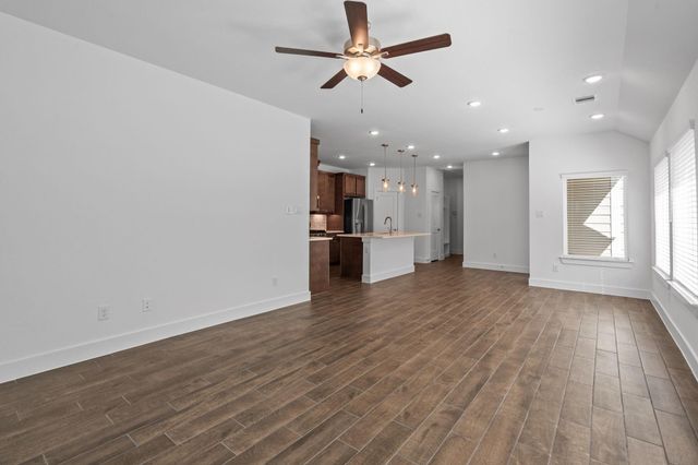 5250 Big Dipper Drive, Iowa Colony, TX 77583