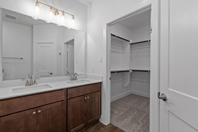 5250 Big Dipper Drive, Iowa Colony, TX 77583