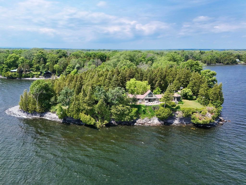 173 Hibbard Point, North Hero, VT 05474