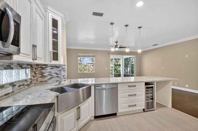 1007 Center Stone Lane, Riviera Beach, FL 33404