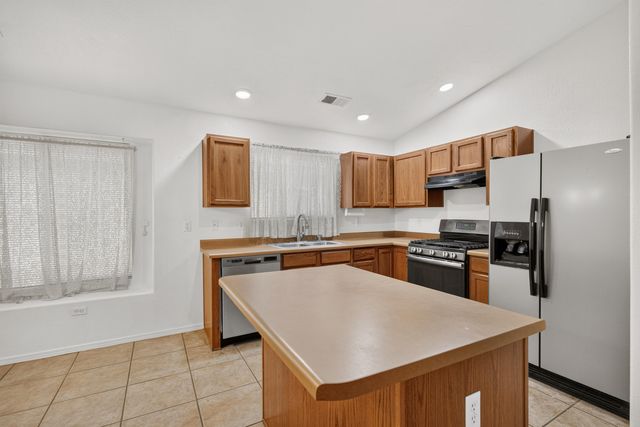 7508 Via Serenita SW, Albuquerque, NM 87121