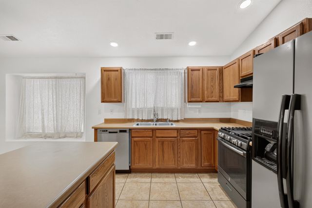 7508 Via Serenita SW, Albuquerque, NM 87121