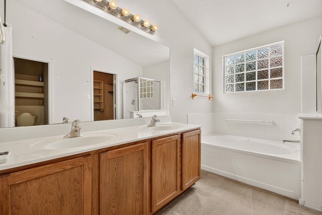 7508 Via Serenita SW, Albuquerque, NM 87121