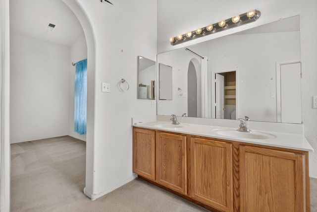7508 Via Serenita SW, Albuquerque, NM 87121
