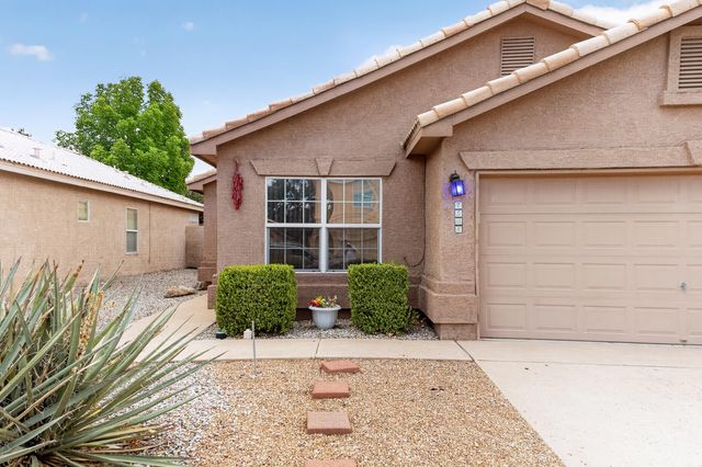 7508 Via Serenita SW, Albuquerque, NM 87121