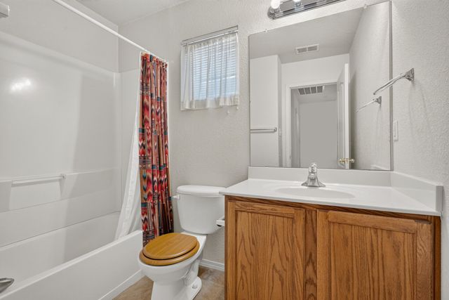 7508 Via Serenita SW, Albuquerque, NM 87121