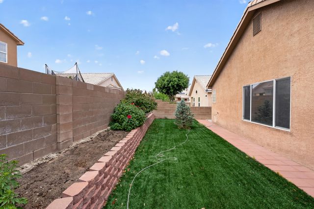 7508 Via Serenita SW, Albuquerque, NM 87121