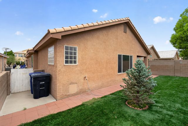 7508 Via Serenita SW, Albuquerque, NM 87121