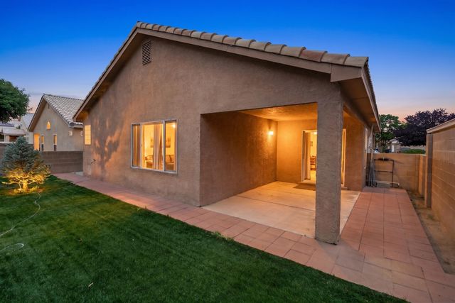 7508 Via Serenita SW, Albuquerque, NM 87121