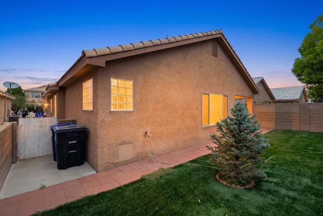 7508 Via Serenita SW, Albuquerque, NM 87121