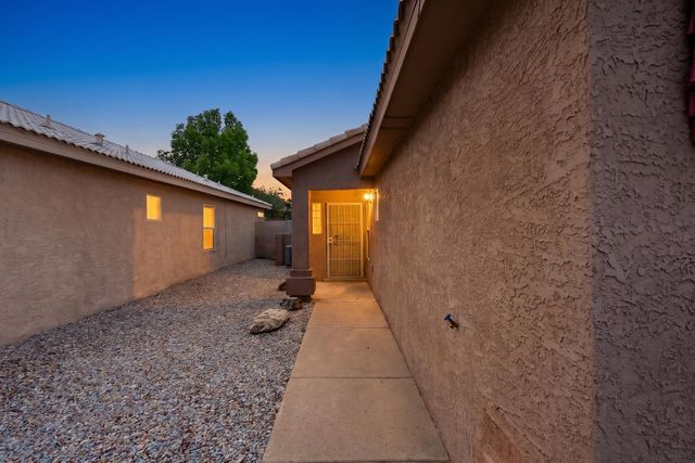 7508 Via Serenita SW, Albuquerque, NM 87121