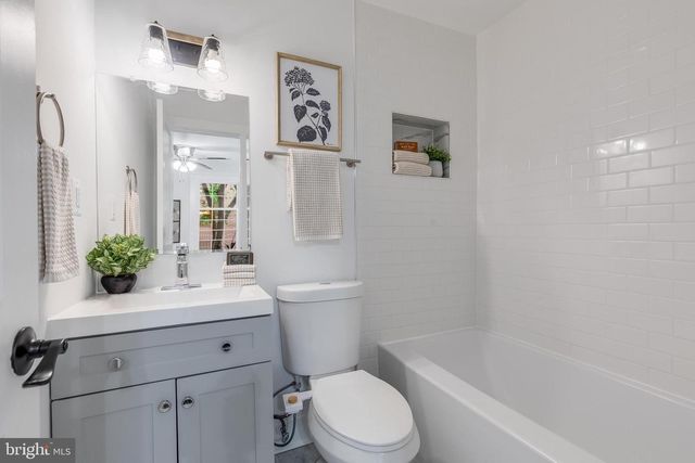 2535 QUEEN ANNES LN NW, Washington, DC 20037