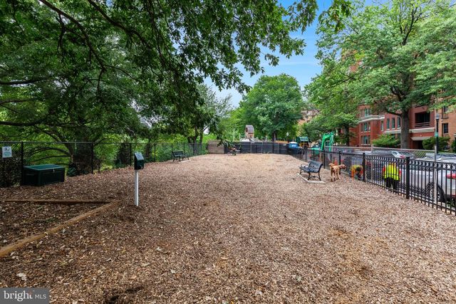 2535 QUEEN ANNES LN NW, Washington, DC 20037